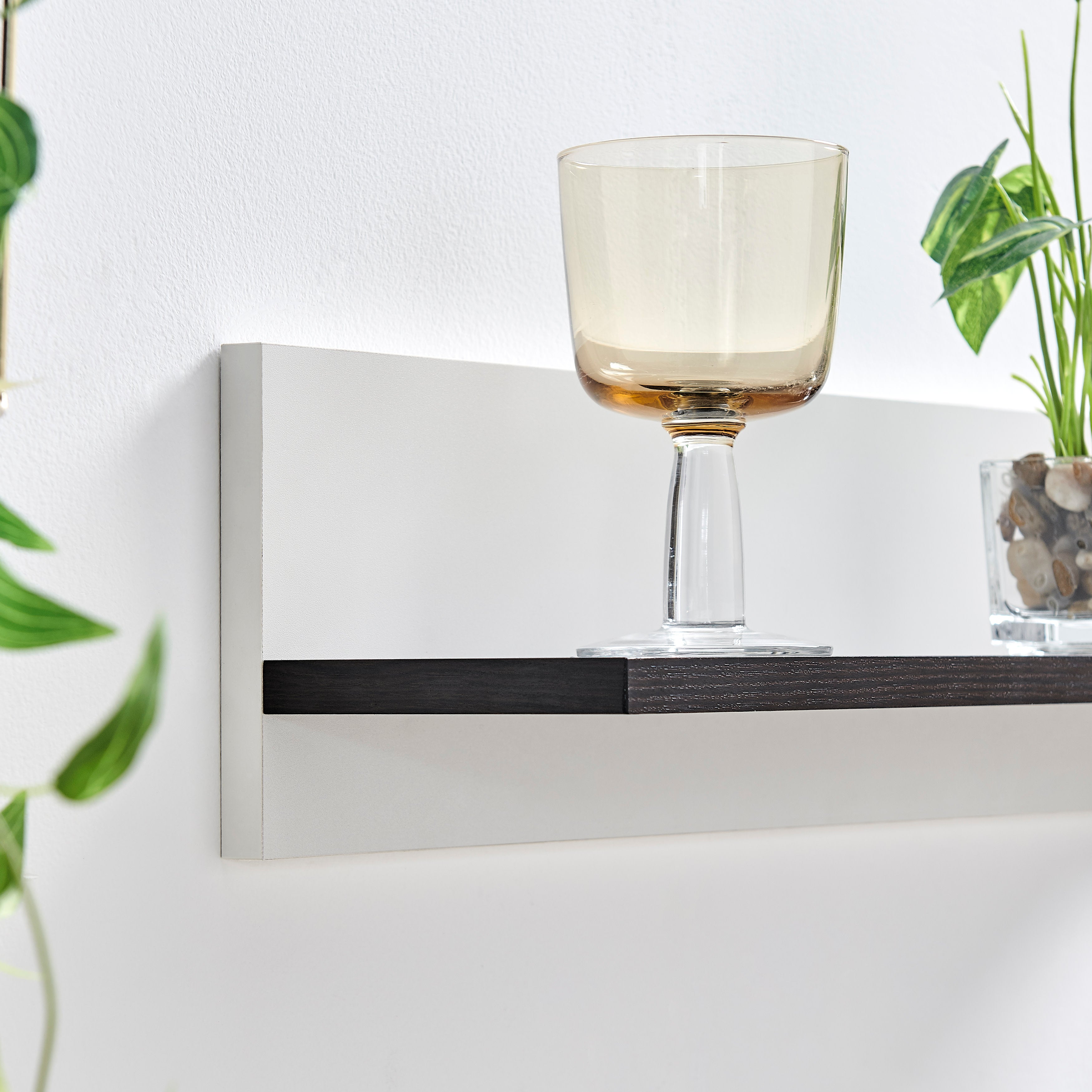 White/Dark Walnut
