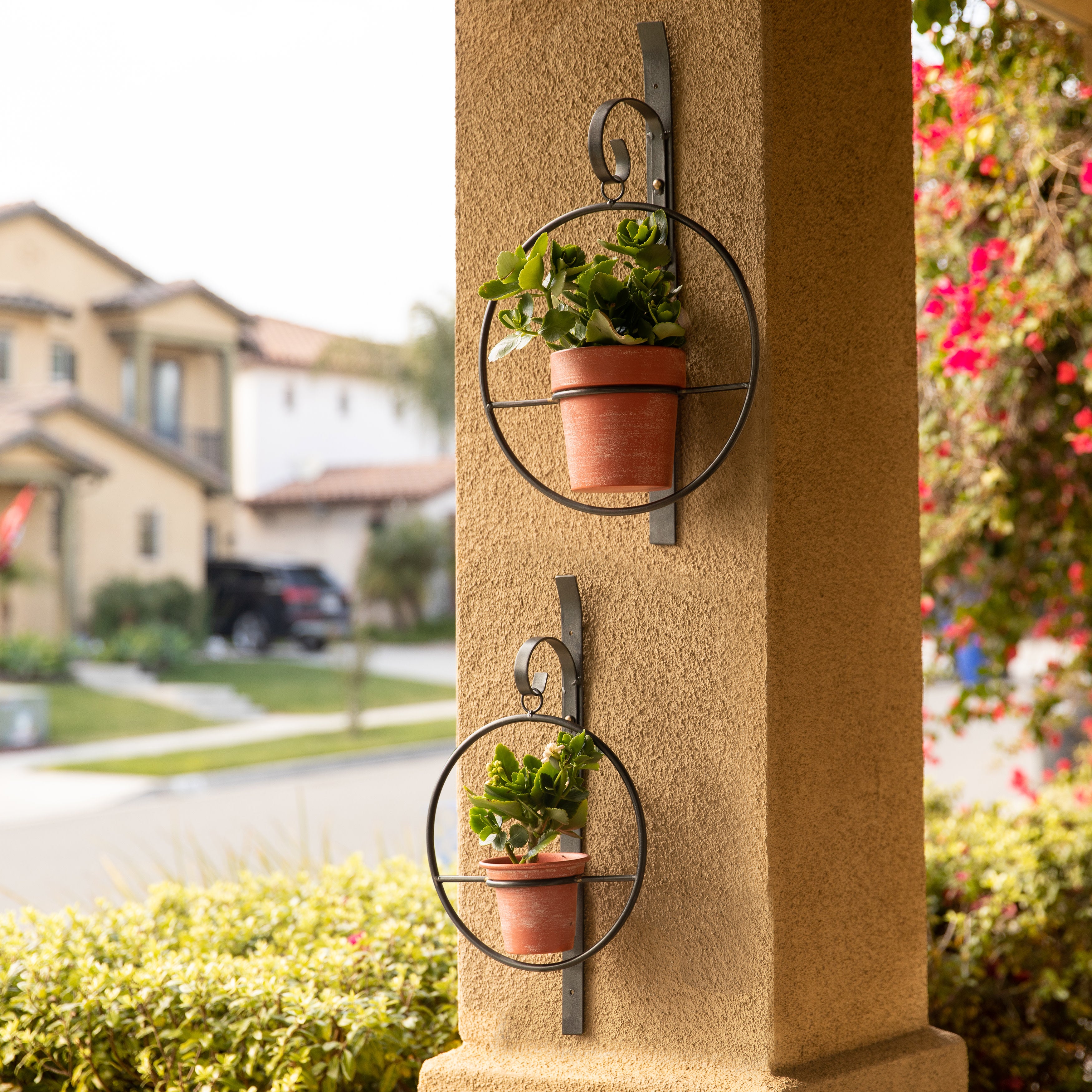 metal garden plant pots Tivoli 2-Piece Metal Hanging Planter Set